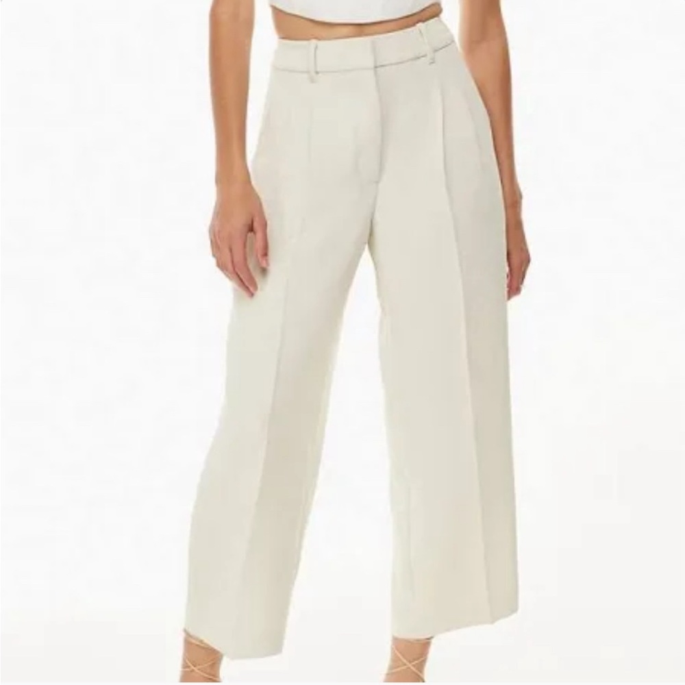 Aritzia effortless cropped, light birch 2